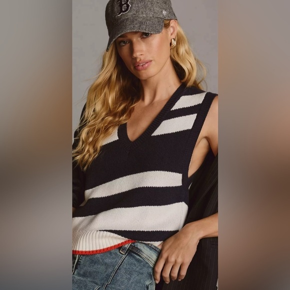 Anthropologie Tops - Anthropologie Maeve V neck sweater vest blue and white size small
